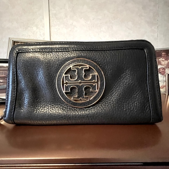 Tory Burch Accessories - Tory‎ Burch Leather Zip Around Wallet